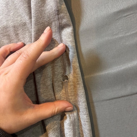 Vuori Performance Joggers Heather Grey Athletic Sweatpants Size Small - Picture 9 of 9